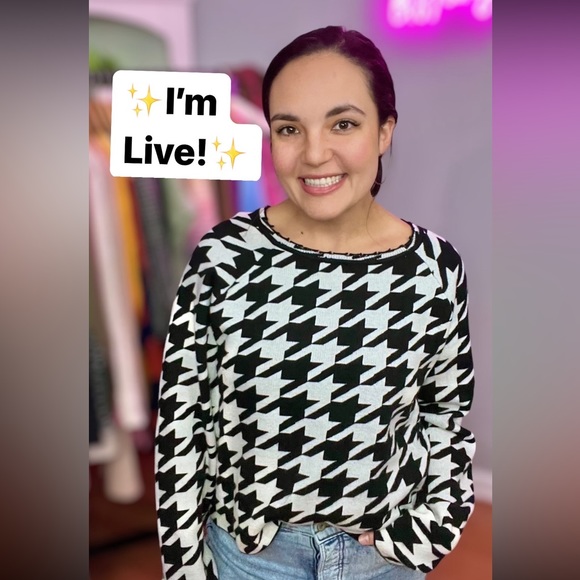 β¨I AM LIVEβ¨π©·ππΉ LIKE THIS POST TO BE NOTIFIED WHEN I GO LIVE! Thanks Friends! - Picture 3 of 3